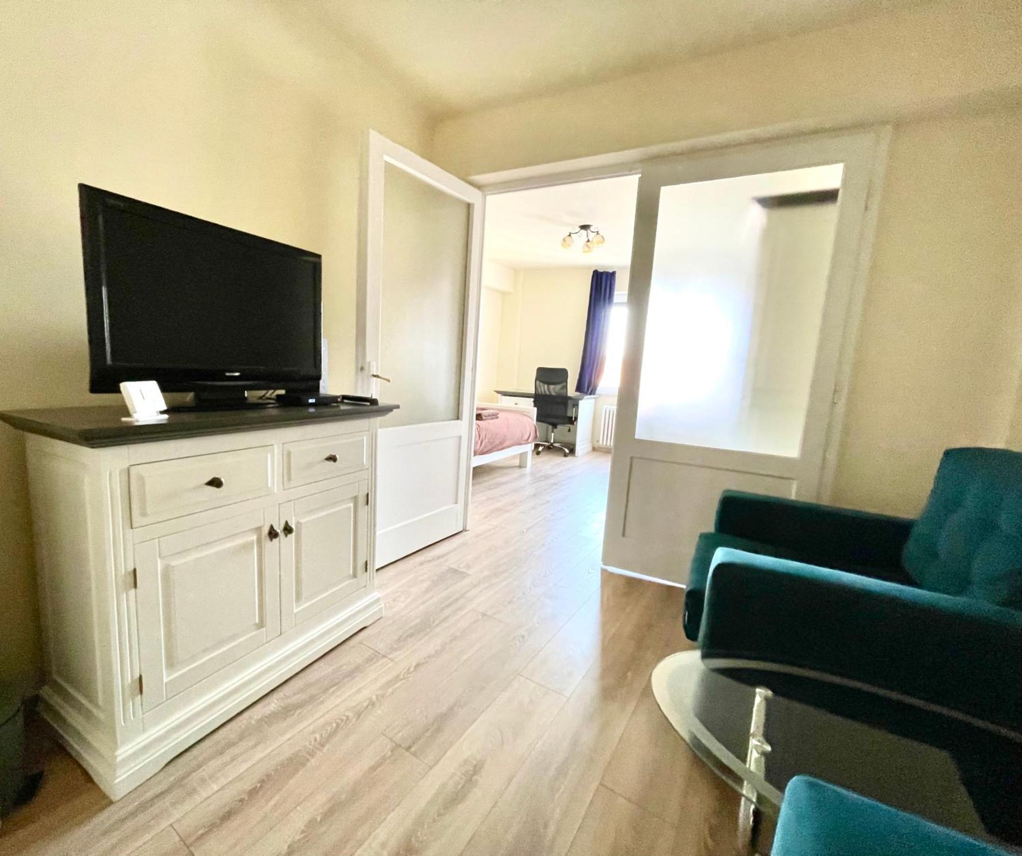 קלוז'-נאפוקה Cozy Central One Bedroom מראה חיצוני תמונה
